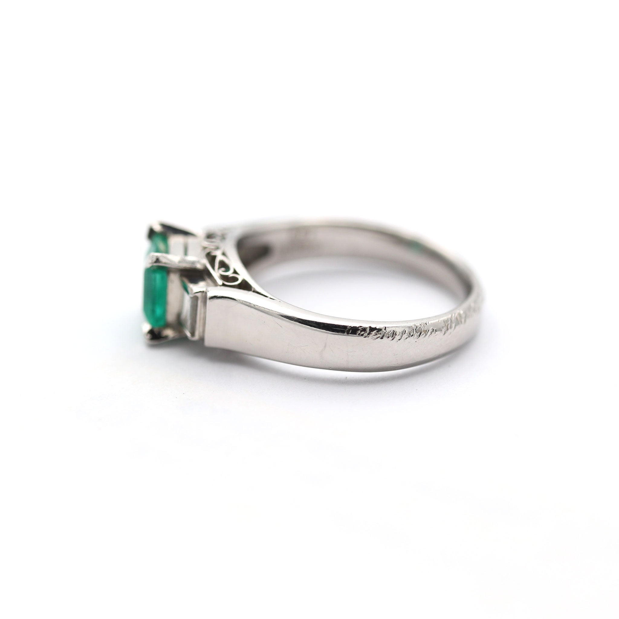 エメラルド リング プラチナ PT900 ヴィンテージ ジュエリー Estate Jewelry Japan JEM-709-6