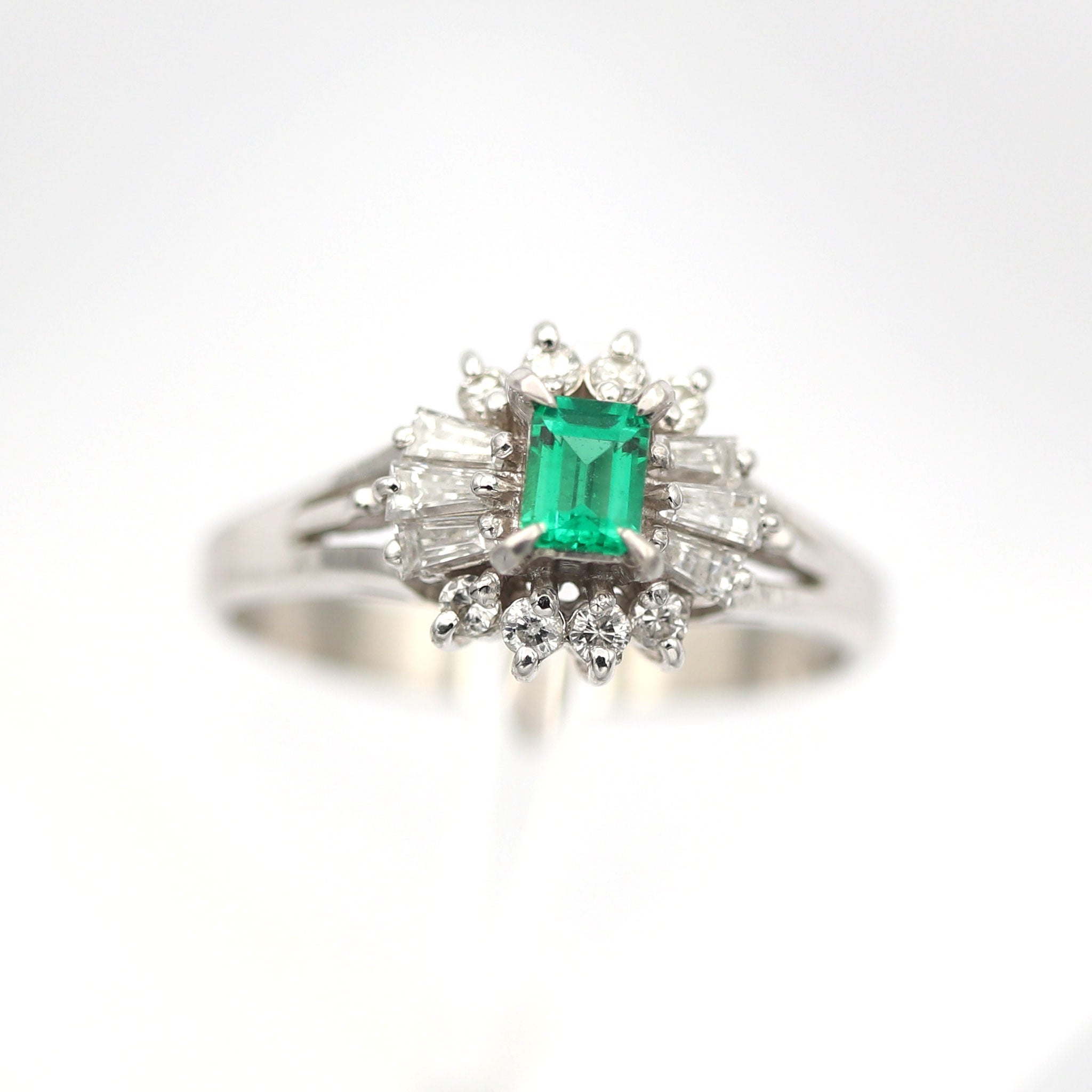 エメラルド リング プラチナ PT900 ヴィンテージ ジュエリー Estate Jewelry Japan JEM-710-1