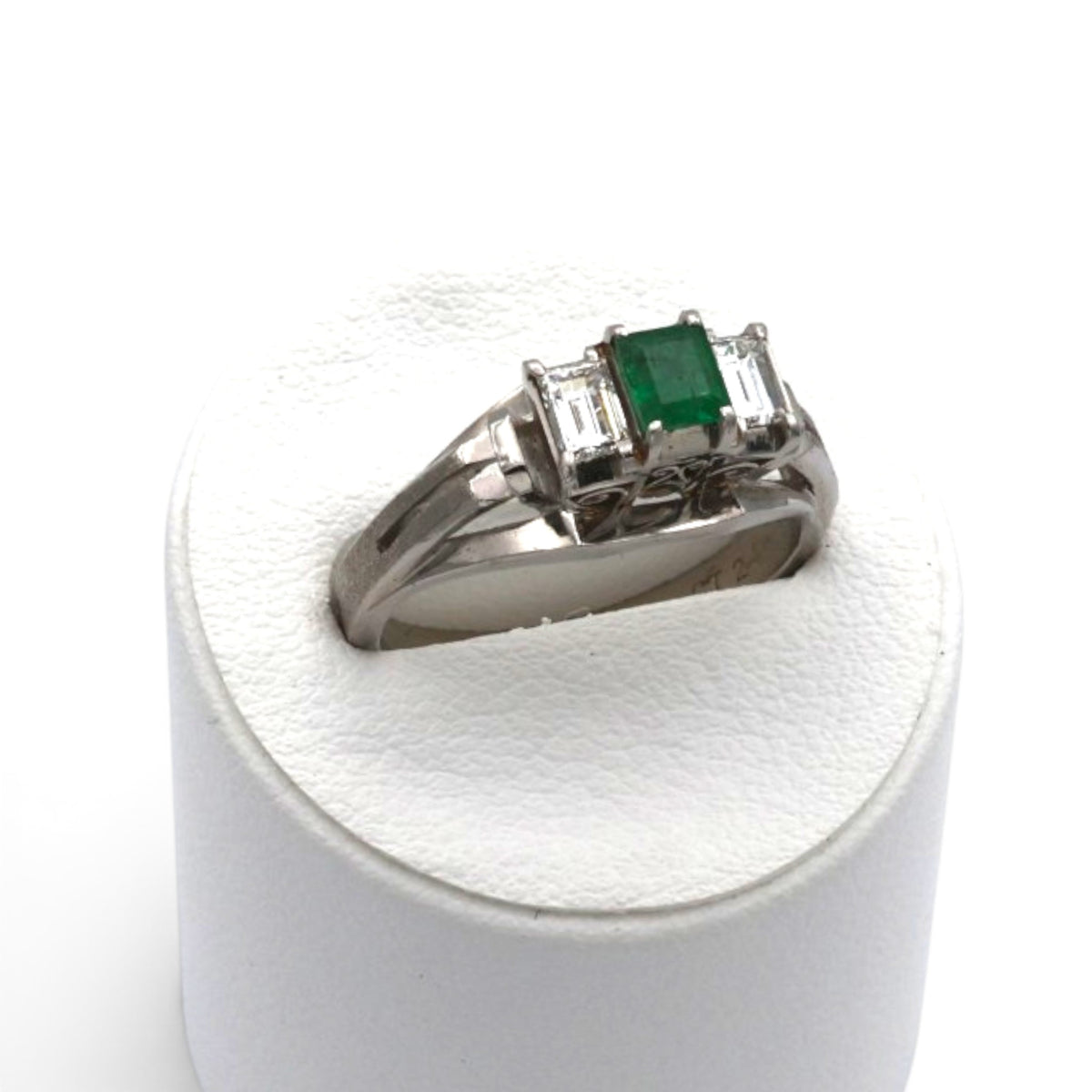 エメラルド リング プラチナ PT900 ヴィンテージ ジュエリー Estate Jewelry Japan JEM-J004-8