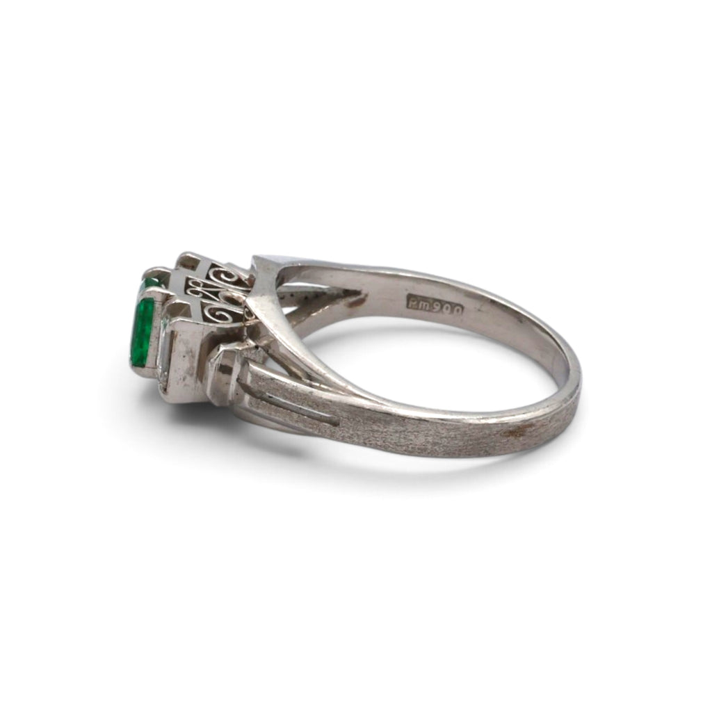 Emerald Ring Platinum PT900 Vintage Jewelry Estate Jewelry Japan JEM-J004-8