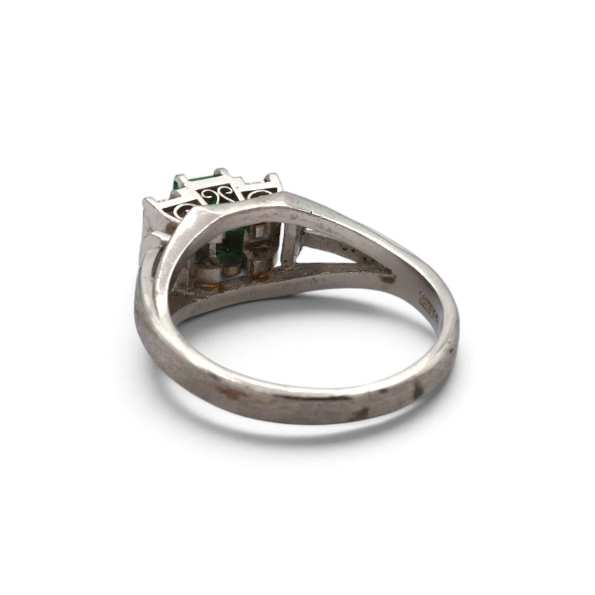 Emerald Ring Platinum PT900 Vintage Jewelry Estate Jewelry Japan JEM-J004-8